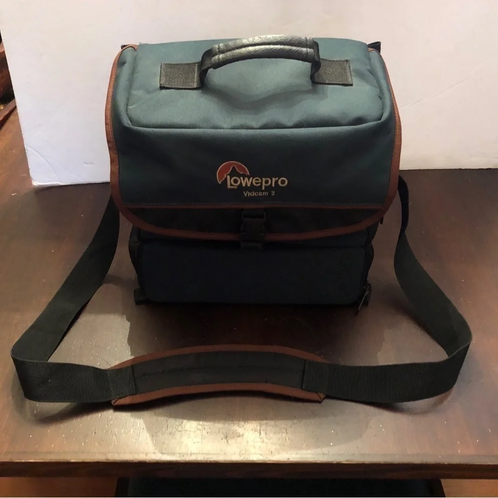 - Video Camera Case. Lowe Pro. - Picture 1 of 9